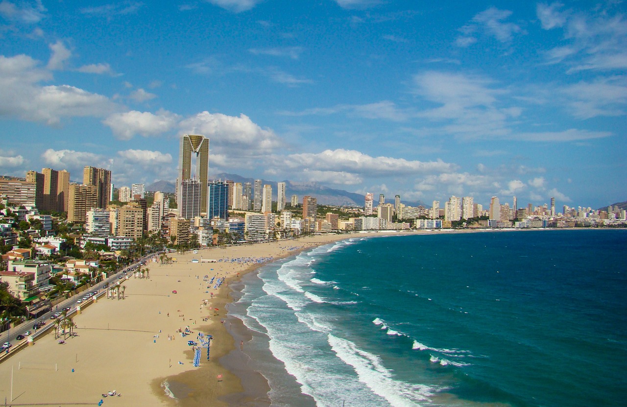 5 atracciones imprescindibles que no debes perderte en Benidorm