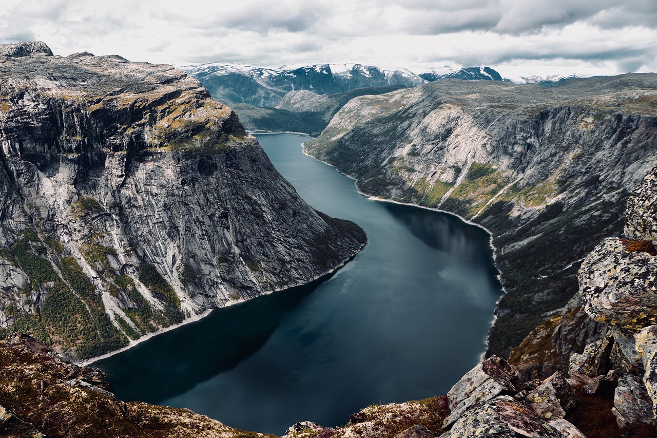 ¿Descubre por qué nunca anochece en Islandia?