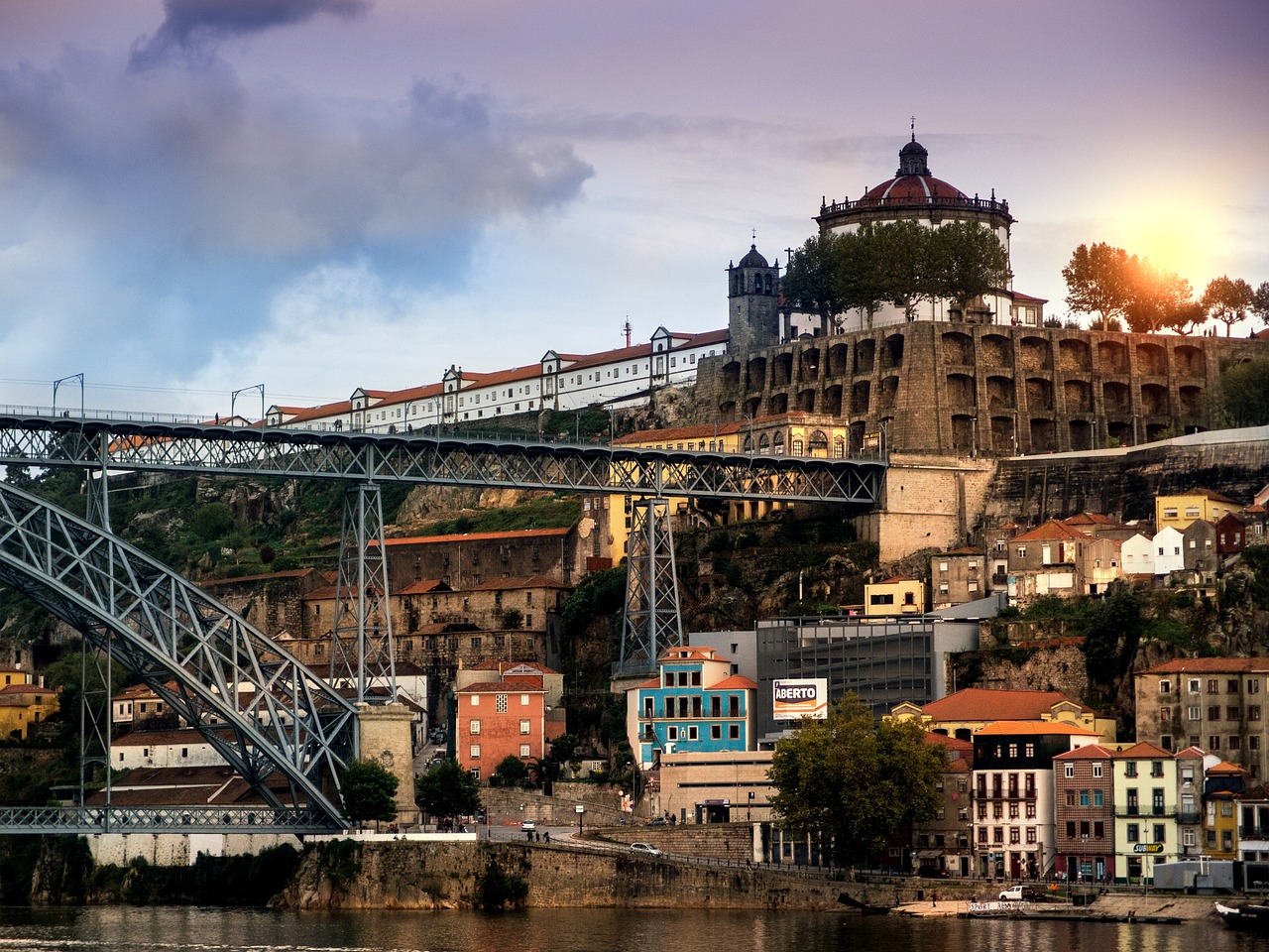 ¿Cuánto Cuesta una Comida en Oporto?