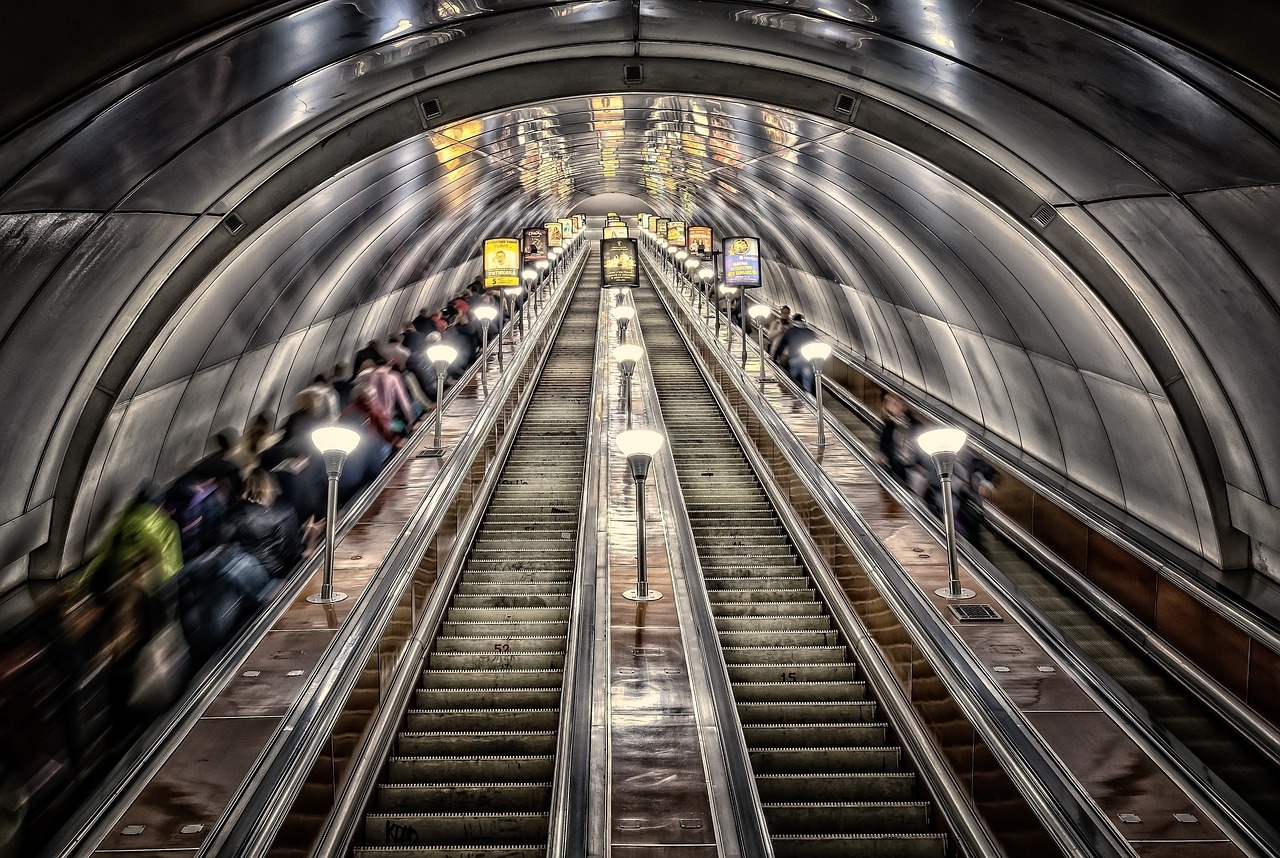 ¿Cómo llegar a Valdebebas en Metro?