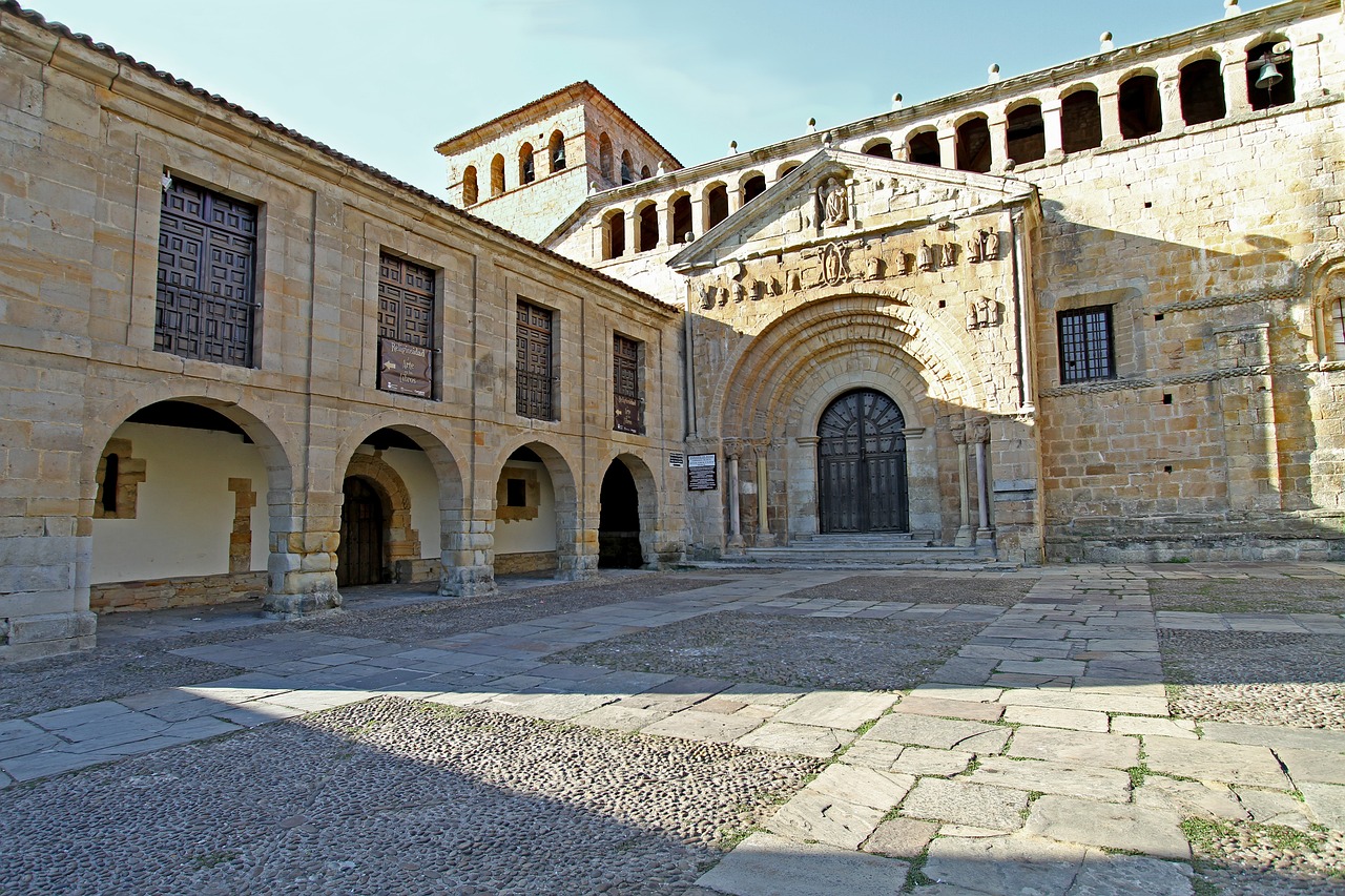 Descubriendo los Pueblos Cercanos a Santillana del Mar