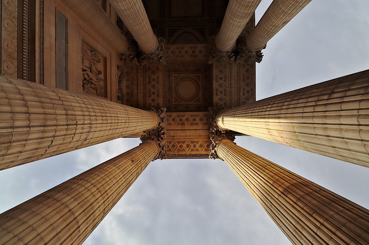 Los Monumentos Más Importantes de París