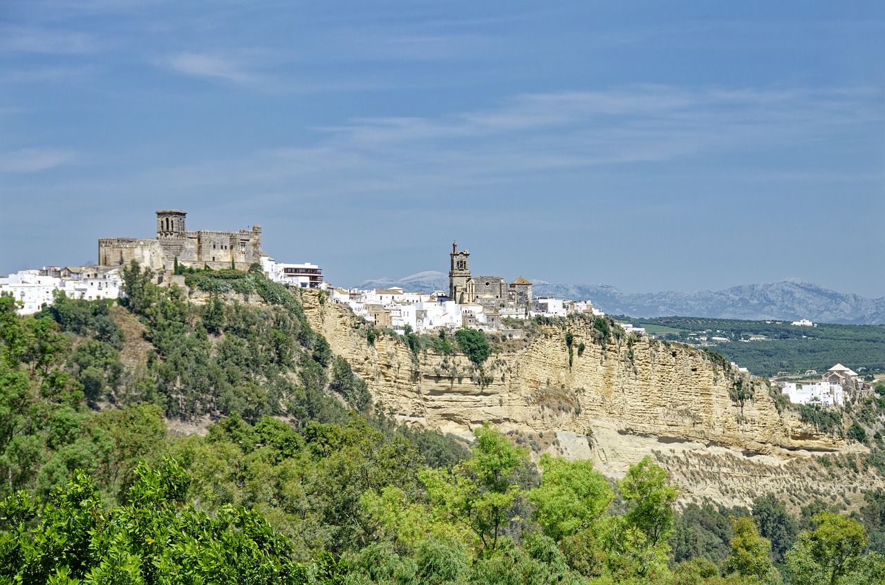 Los Fascinantes Arcos de la Frontera: ¿Qué hay detrás de su Nombre?