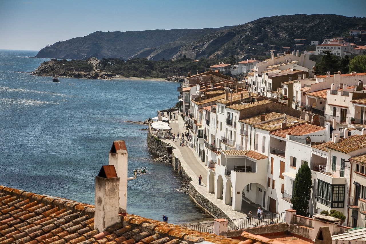 Descubriendo la Historia de Cadaqués: ¿Quién Vivió Aquí?