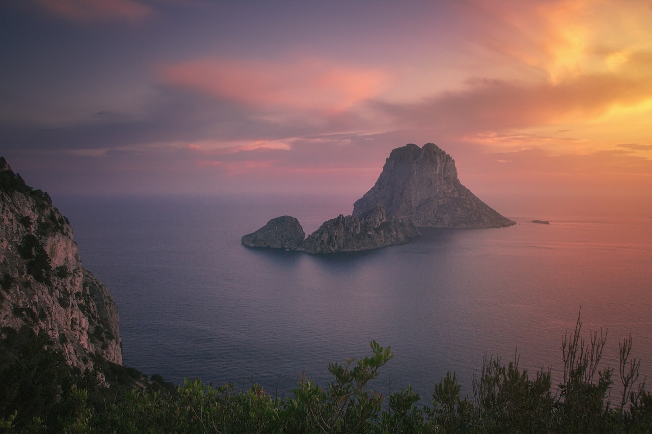 La Playa de Talamanca: ¿La Más Famosa de Ibiza?