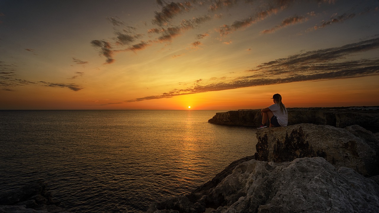 Explorando Menorca: Un recorrido en coche por la isla