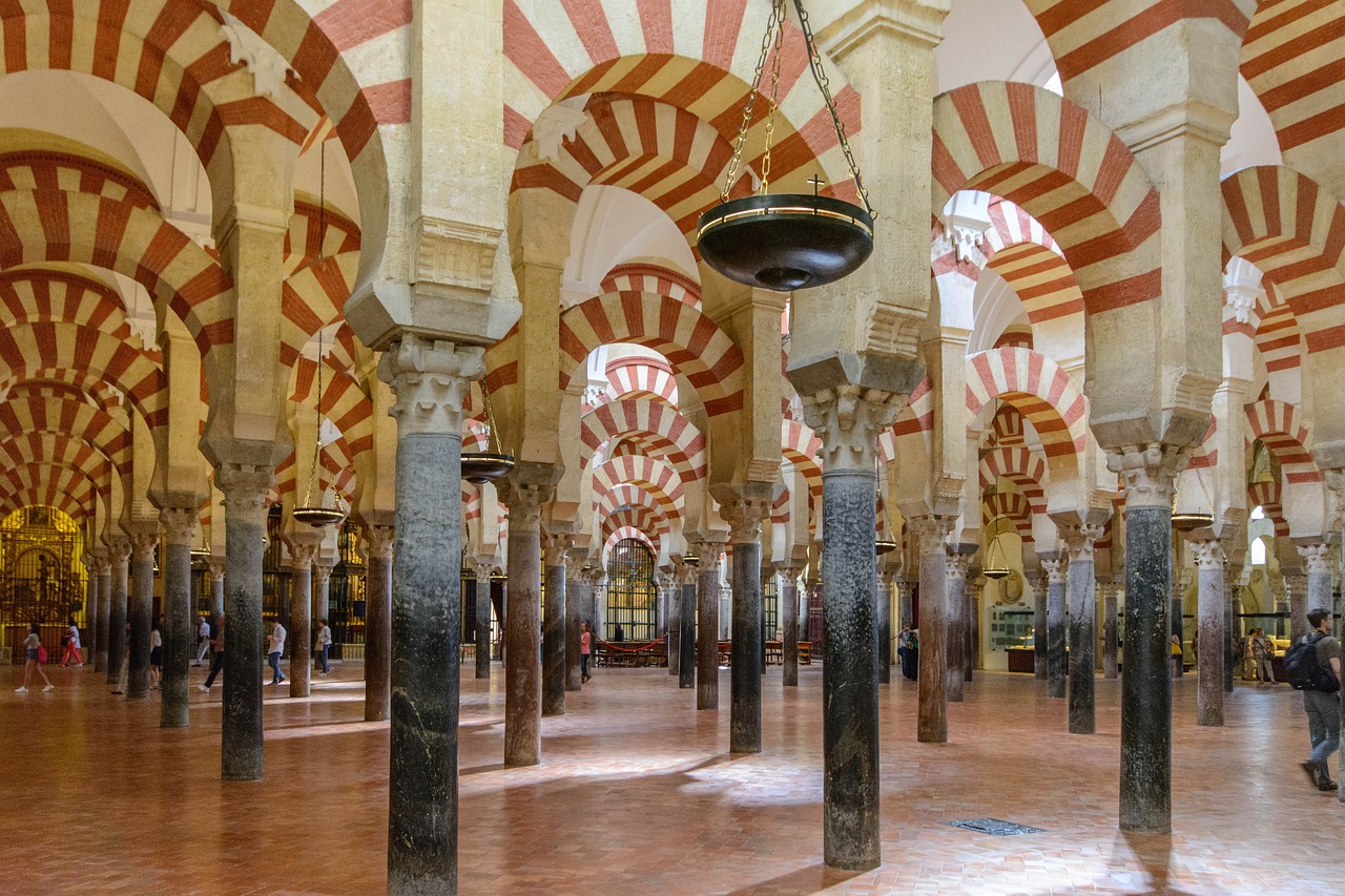 Las Ampliaciones de la Mezquita de Córdoba: Un Recorrido Histórico